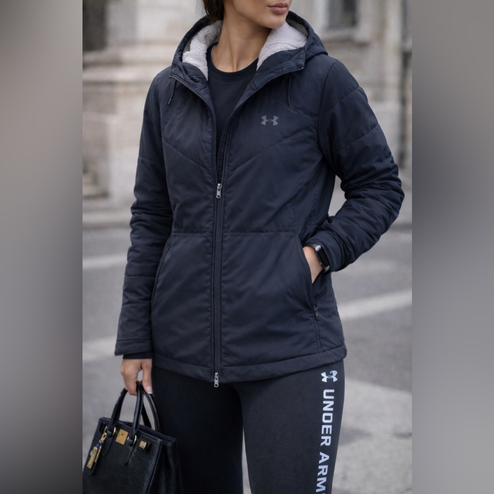 Under Armour Women's Black Puffer Jacket teddy inside
